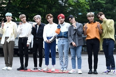 [포토] 에이티즈, '멋진 모습으로 출근길 등장'