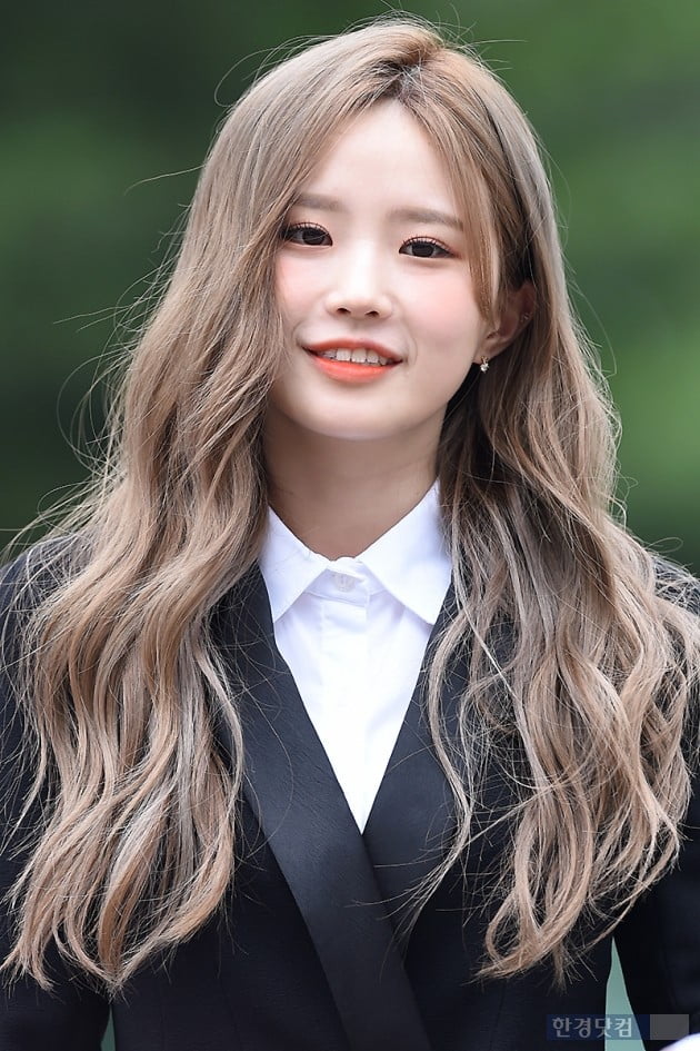 [포토] 프로미스나인 송하영, '천진난만한 아이처럼~'