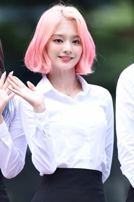 [포토] 프로미스나인 이나경, '인형이 따로 없네~'