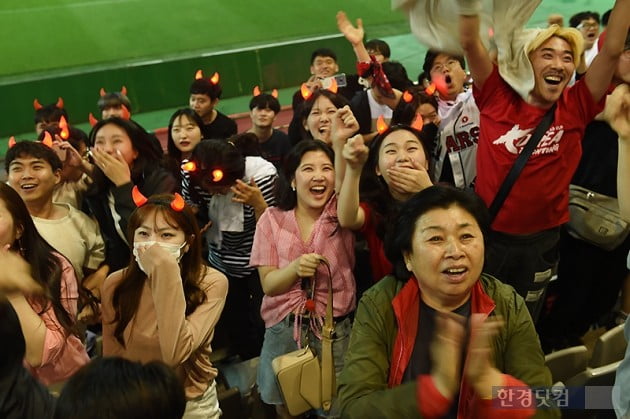 [포토] 'U-20 월드컵' 환호하는 시민들