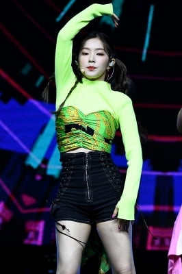  레드벨벳 아이린, '눈길 사로잡는 아름다움'