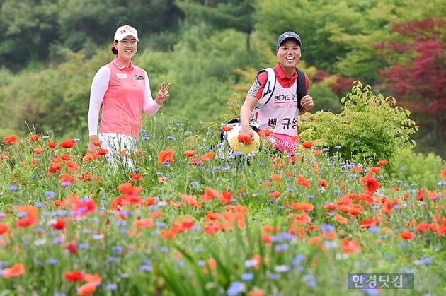 [BC카드·한경 레이디스컵 2019] 백규정, '사랑스러운 미소로 브이~'