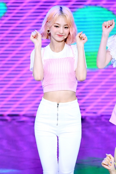 [포토] 프로미스나인 이나경, '귀엽고 깜찍하게~'