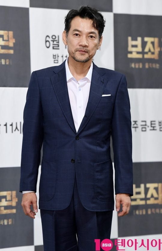 배우 정진영이 13일 오후 서울 강남구 논현동 임피리얼 팰리스 호텔에서 열린 JTBC 새 금토드라마 ‘보좌관’ 제작발표회에 참석하고 있다.