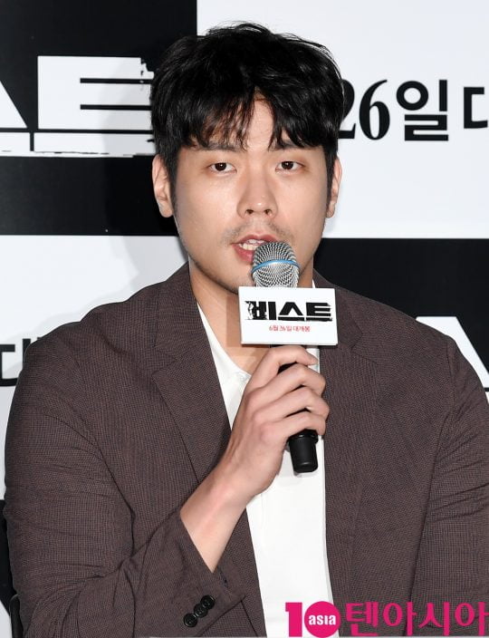 배우 최다니엘이 18일 오후 서울 한강로3가 CGV 용산아이파크몰점에서 열린 영화 ‘비스트’ 언론시사회에 참석하고 있다.