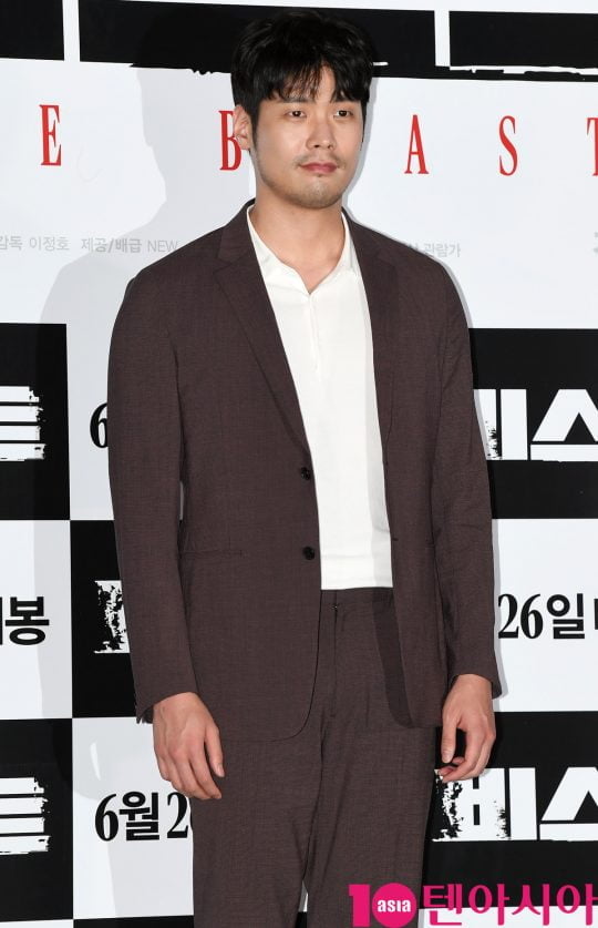 배우 최다니엘이 18일 오후 서울 한강로3가 CGV 용산아이파크몰점에서 열린 영화 ‘비스트’ 언론시사회에 참석하고 있다.