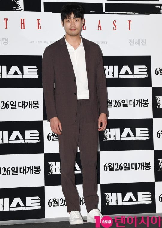 배우 최다니엘이 18일 오후 서울 한강로3가 CGV 용산아이파크몰점에서 열린 영화 ‘비스트’ 언론시사회에 참석하고 있다.