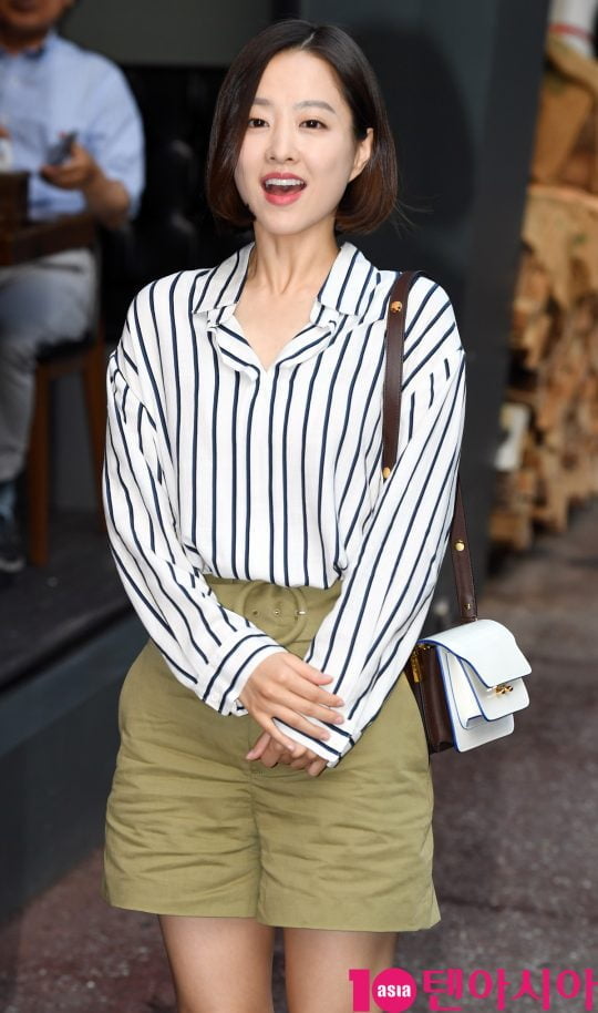 배우 박보영이 19일 오후 서울 여의도 한 음식점에서 열린 tvN 월화드라마 ‘어비스:영혼 소생 구슬’ 종방연에 참석하고 있다.