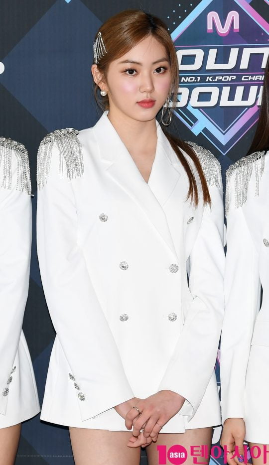 CLC 권은빈이 20일 오후 서울 마포구 상암동 CJ ENM 센터에서 열린 Mnet ‘엠카운트다운’ 리허설 전 포토타임에 참석하고 있다.