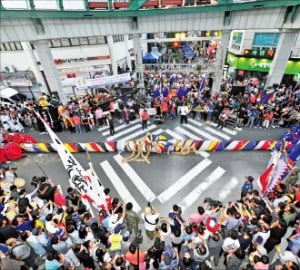 지난해 열린 장생포 고래축제(위)와 울산 마두희축제. 울산 남·중구 제공 