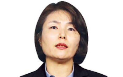 전희경 자유한국당 의원, '경제파탄' 프레임 띄우는 '보수 잔다르크'