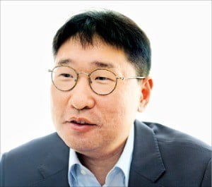 이상현 태인 대표 "흥부전, 그네타기 소재…북한우표도 정겹지요"