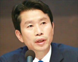 상임위 정상 가동한 민주당…한국당 "시정연설 땐 전면 보이콧"
