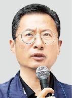 국회 앞 불법 폭력시위 주도…김명환 민주노총 위원장 구속