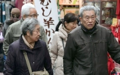 [김동욱의 일본경제워치] 100세 시대의 고민…日은퇴부부 노후자금 2억원 가량 부족하다는데