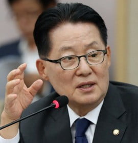 박지원 "경제하방 운운하며 추경 요구하는 청와대에 실소"