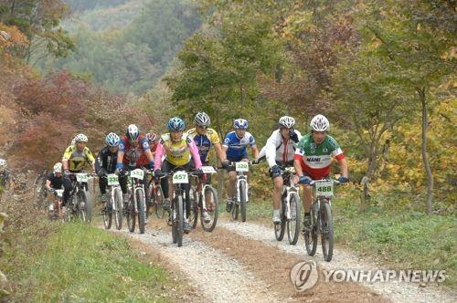 산악자전거 산길주행 티격태격 논란끝날까…현행법 개정 추진