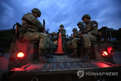 트럼프 강경책에 막힌 중남미 이민자 "차라리 멕시코 남겠다"