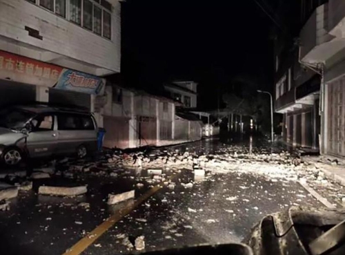中 쓰촨성 지진 사망자 11명으로 늘어…부상자 122명