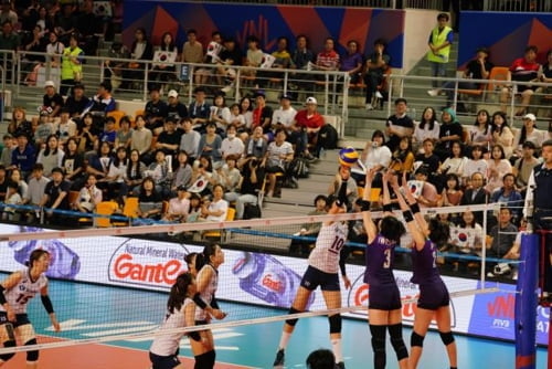 '김연경 23점' 한국, 일본 3-0으로 완파…VNL 9연패 부진 탈출