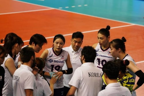'김연경 23점' 한국, 일본 3-0으로 완파…VNL 9연패 부진 탈출