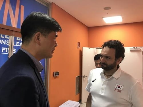 배구 남녀 대표팀 임도헌-라바리니 감독, 보령서 '짧은 상견례'