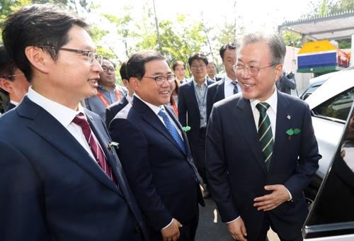 [민선7기 1년] 경남도 "'문재인 복심' 김경수 영향력에 도정 활력"