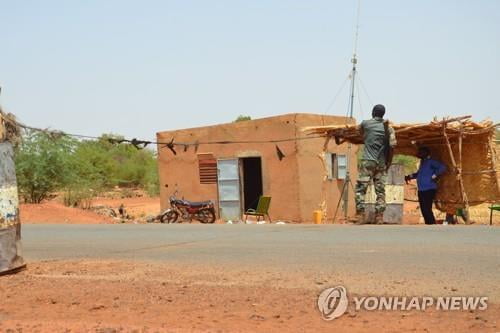 극단주의 테러조직 새 거점 '아프리카 사헬지대'…IS와 연계도