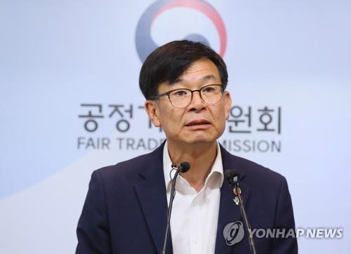 김상조 "일자리·소득개선 역량집중…경제 콘트롤타워는 홍남기"