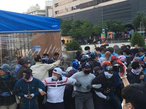 서울시 "안전사고 우려 커져 철거 단행…비용 청구할 것"