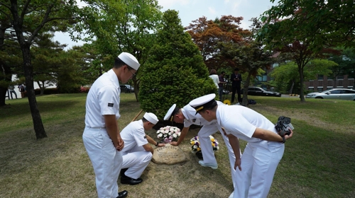 경주 동국대에 청해부대 순직 하사 추모나무·추모석 설치