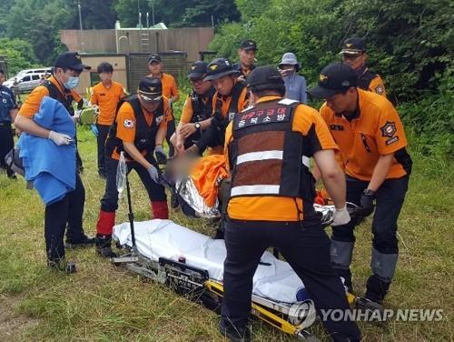 제천 삼봉산서 실종 할머니 5일 만에 발견…"병원 이송"(종합)