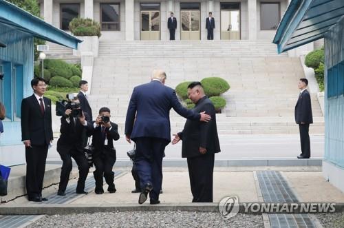 [남북미 판문점 회동] '북한땅' 밟은 첫 美대통령…자유왕래 촉진하나