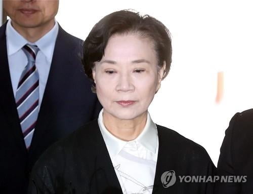 `가사도우미 불법고용` 이명희에 벌금 3천만원 구형