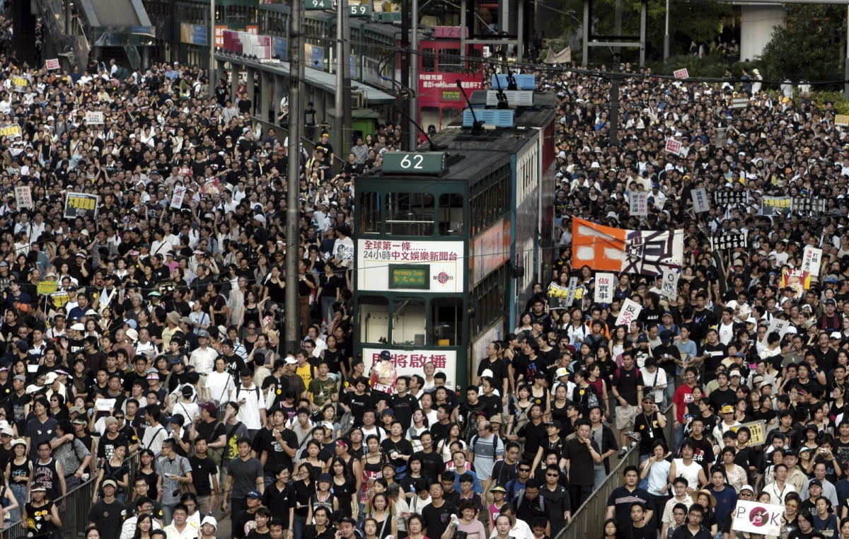 홍콩, 범죄인 인도 왜 포기했나…친중파·금융자본 이탈 결정적