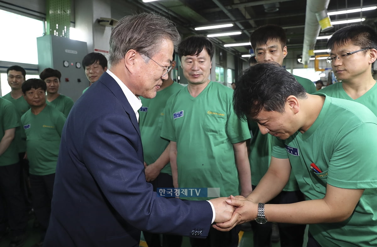 文대통령 "2030년 `제조업 세계 4강` 목표" [전문]