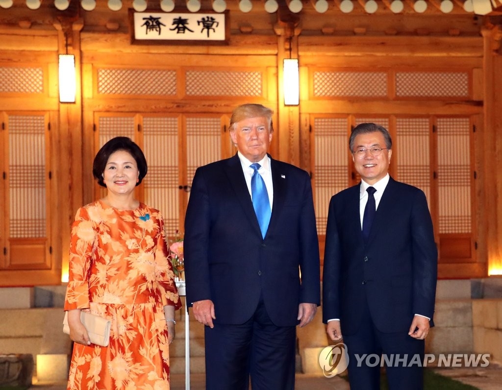 트럼프 "北서 연락받아"...文대통령, DMZ 동행할 듯