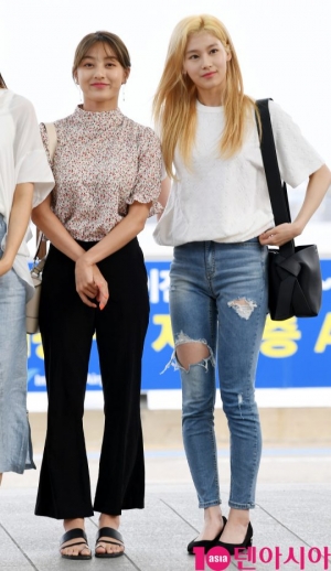 [TEN PHOTO]트와이스 지효-사나 &#39;공항을 밝히는 미모&#39;