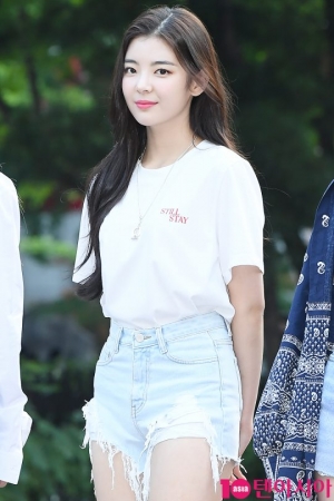 [TEN PHOTO] 있지 리아 &#39;러블리 미모&#39;