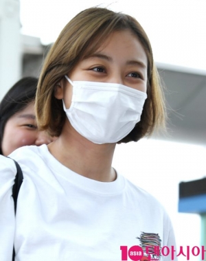 [TEN PHOTO]트와이스 지효 &#39;애교 눈웃음&#39;