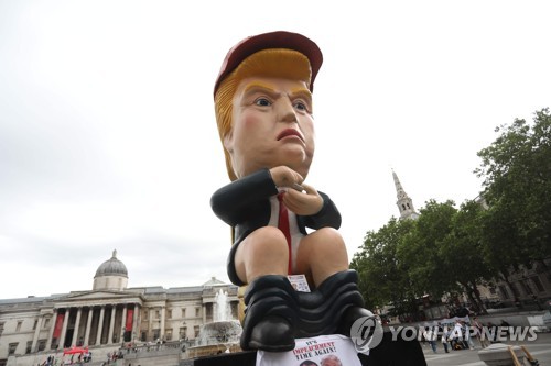 트럼프 국빈방문에 런던 등 英 곳곳서 대규모 항의 시위