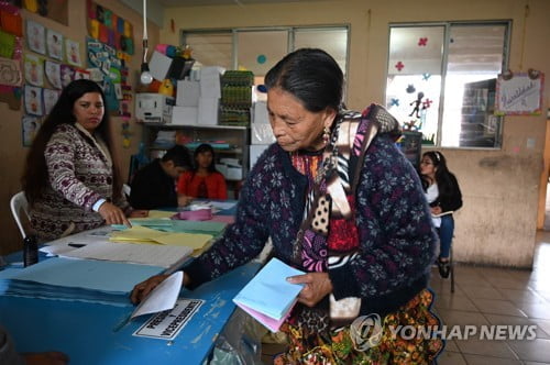 과테말라, 대선 1차 투표 부정행위 주장에 전면 재검표