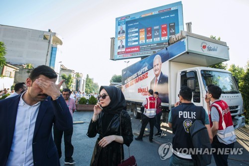 경제난 속 '에르도안 불패' 깨져…"여당 AKP, 하락 시작" 전망도