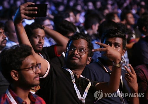 인도와도 무역전쟁 벌이는 美…이번엔 비자발급 제한 경고