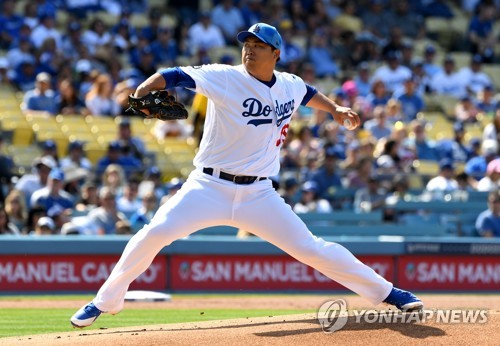  '전국구스타' 류현진 2-2서 교체…7이닝 8탈삼진 2실점 '비자책'