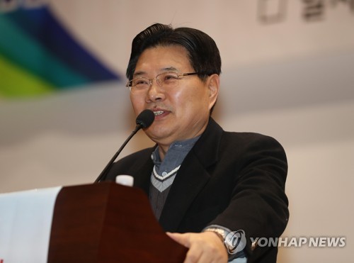 홍문종, 조만간 탈당 시사…"태극기·한국당 통합 고민 중"