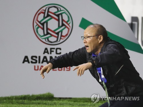 박항서 "재계약 금액 논의는 아직 일러…서두르지 않을 것"