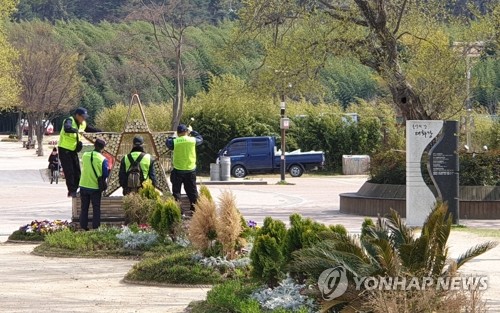 일하고 싶은 노인들…"65세 이상 경제활동참가율 역대 최고"