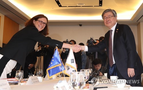 이재갑 "정년 연장은 중장기 과제…청년 고용 어려워져"