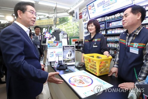 [인터뷰] 박원순 "'화려한 한 방'보다는 내실…민생에 집중"